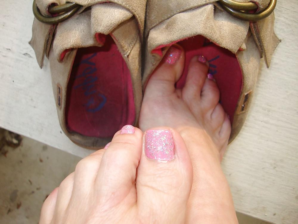 25P Sexy Feet Photos