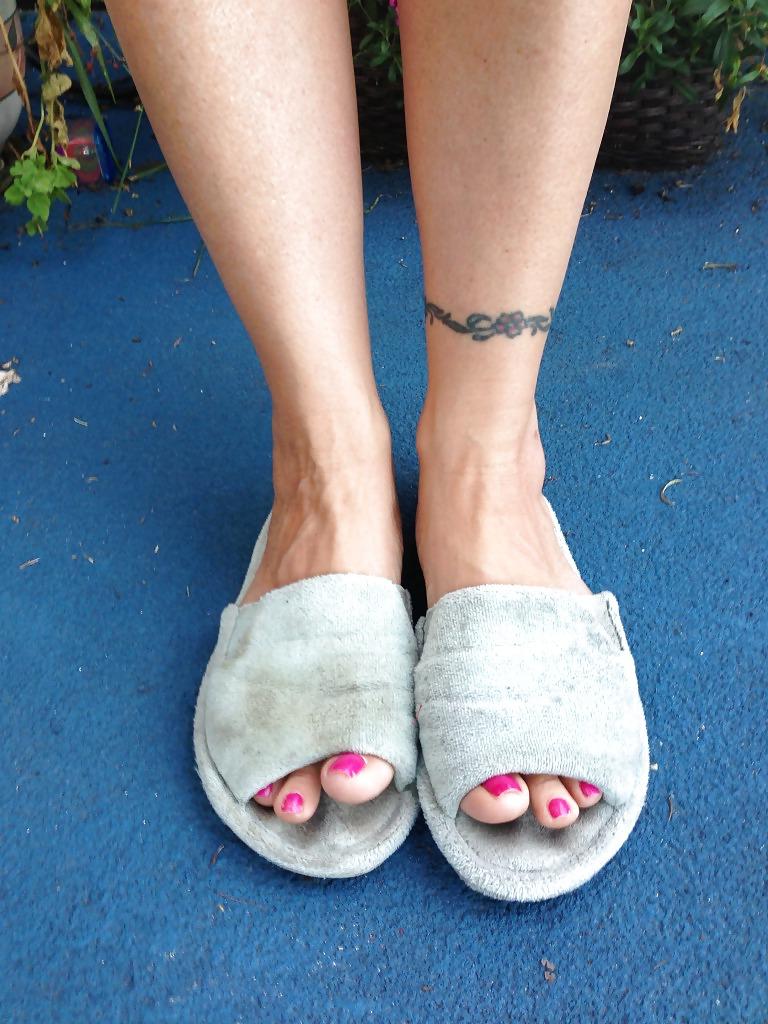 25P Sexy Feet Photos