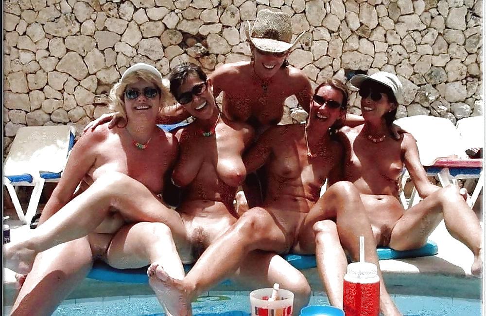 25P Naked in public 3