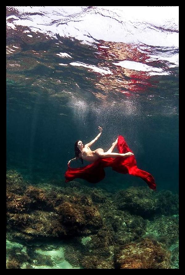 25P Underwater Art Anatoly Beloshchin for Black--Widow