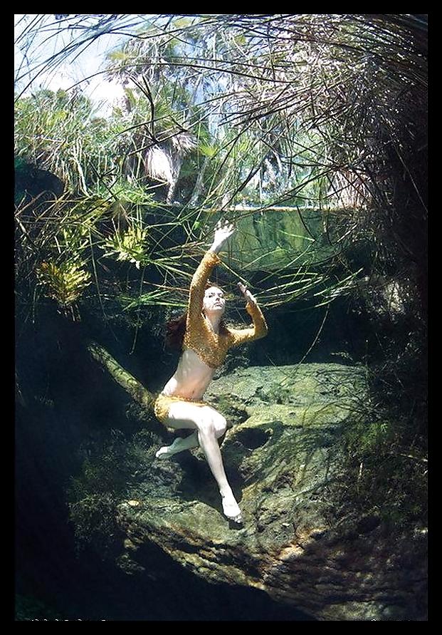 25P Underwater Art Anatoly Beloshchin for Black--Widow