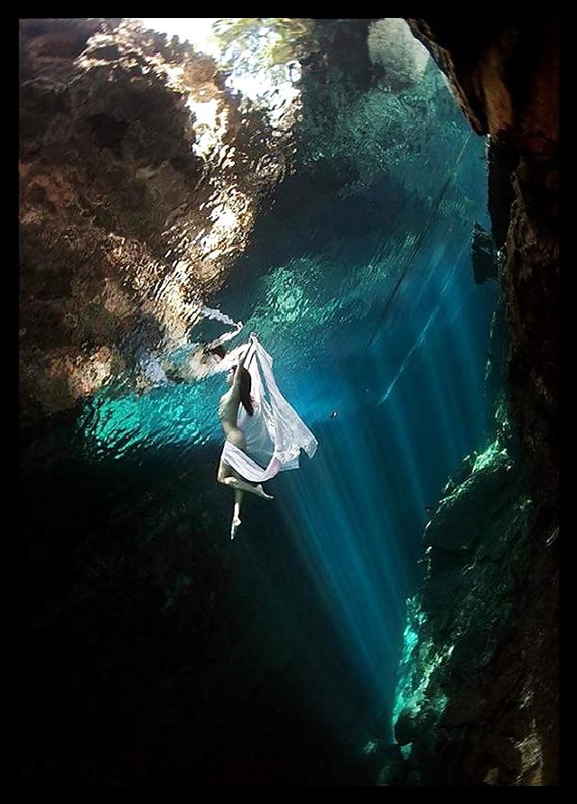 25P Underwater Art Anatoly Beloshchin for Black--Widow