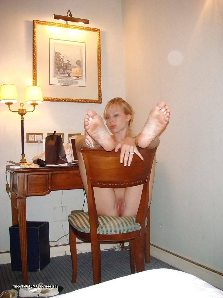 25P Amateur Female Soles 02