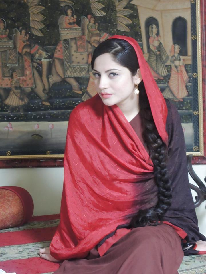 19P Paki bitch neelam that Big Black Cocks (BBCs) MUST TRY!