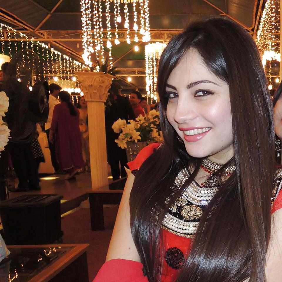 19P Paki bitch neelam that Big Black Cocks (BBCs) MUST TRY!