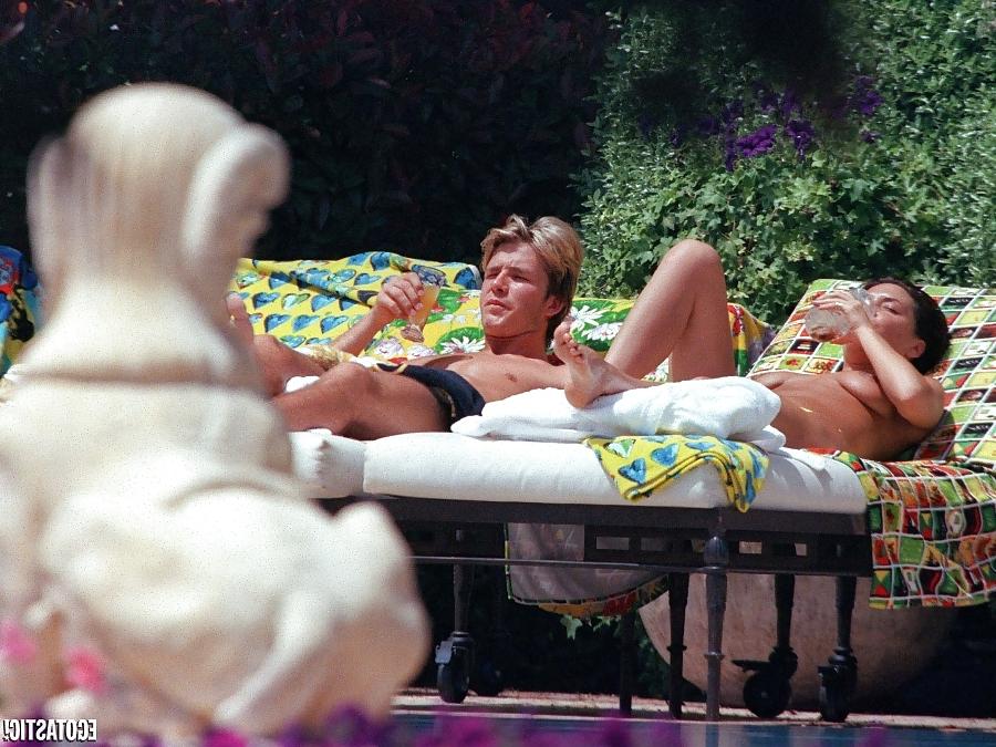 10P Victoria Beckham Topless