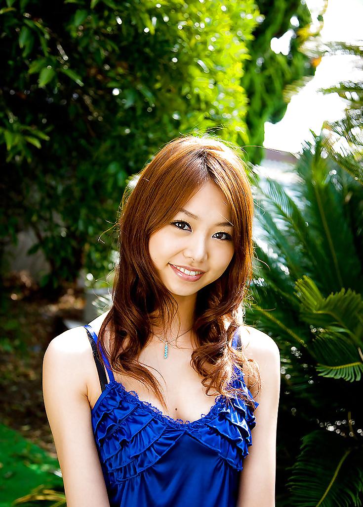 12P Japanese girl nude in public