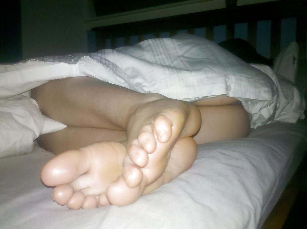 25P Amateur Female Soles 11