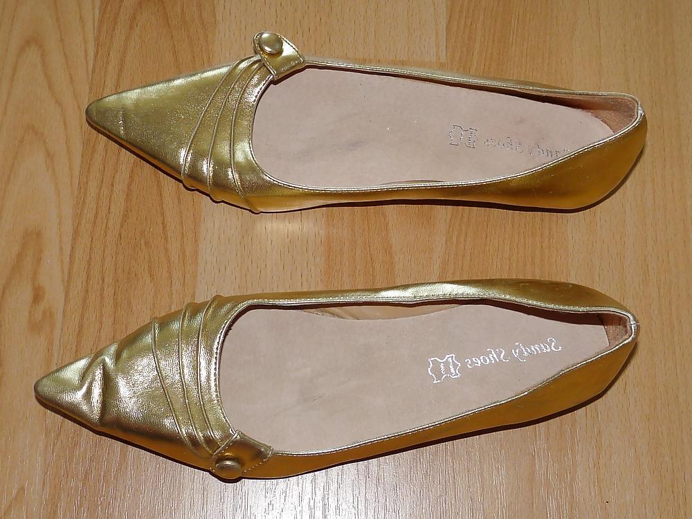16P Wifes gold heels flats ballerinas shoes feet 2