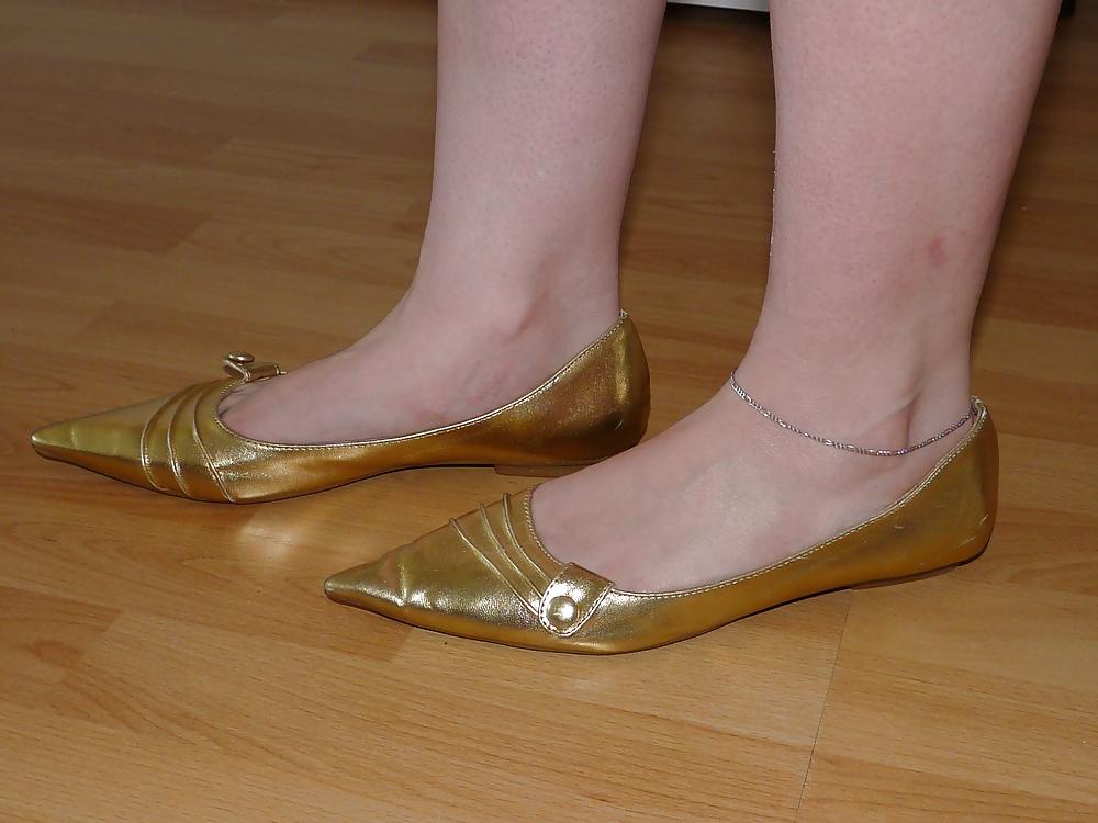 16P Wifes gold heels flats ballerinas shoes feet 2