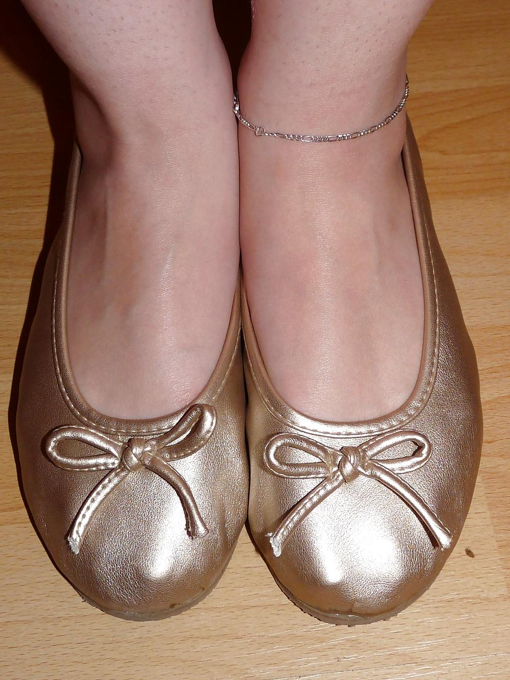16P Wifes gold heels flats ballerinas shoes feet 2