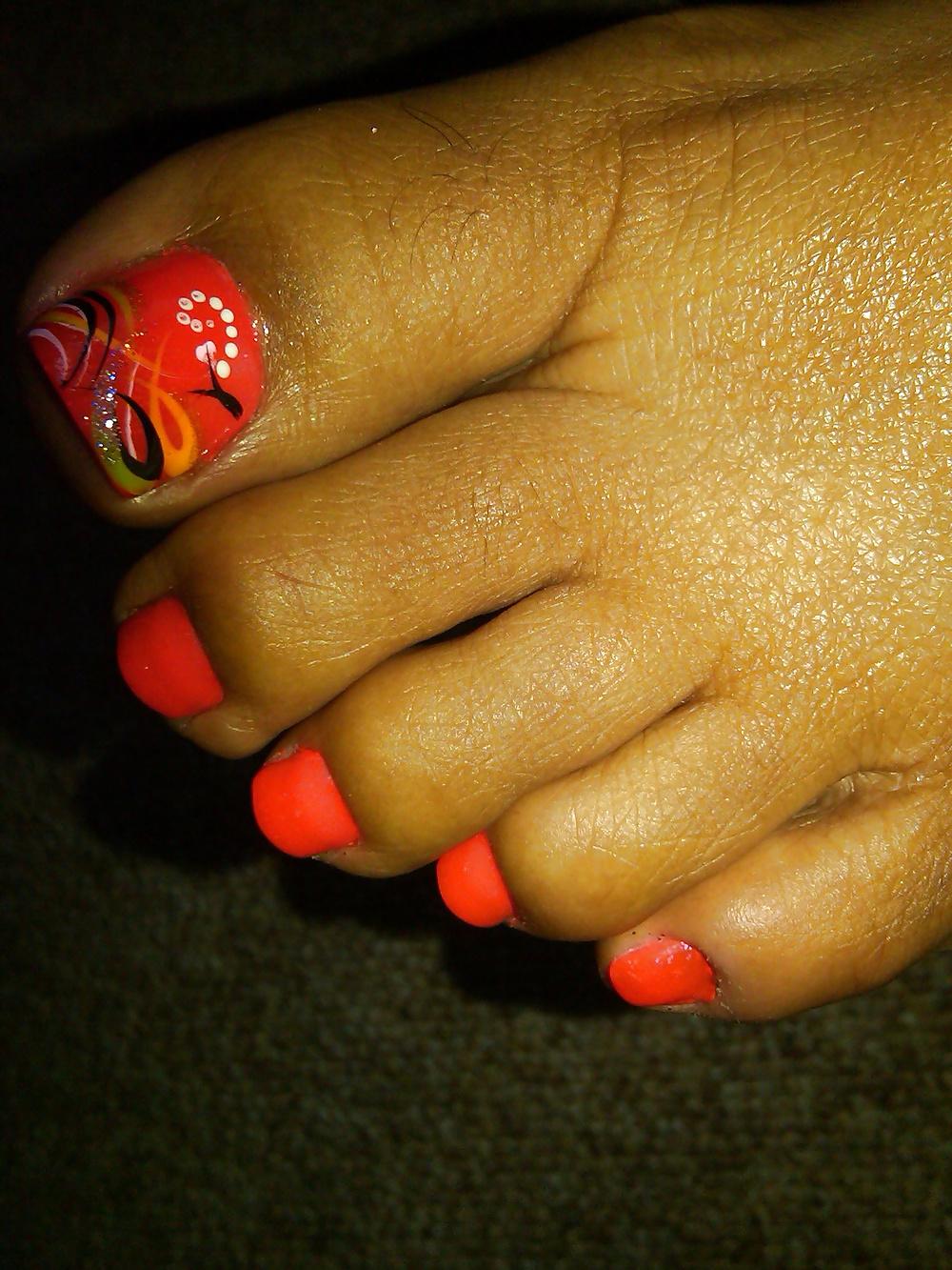 25P Feet feet and toes toes