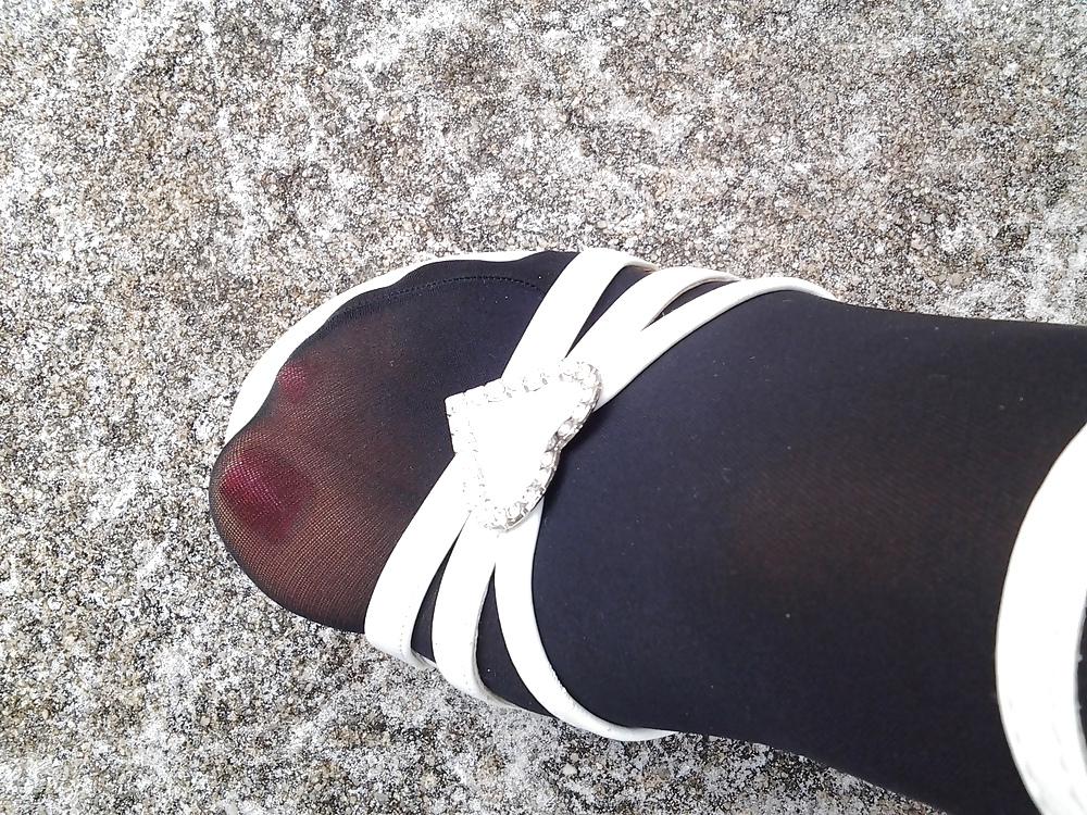 14P Suntan pantyhose feet