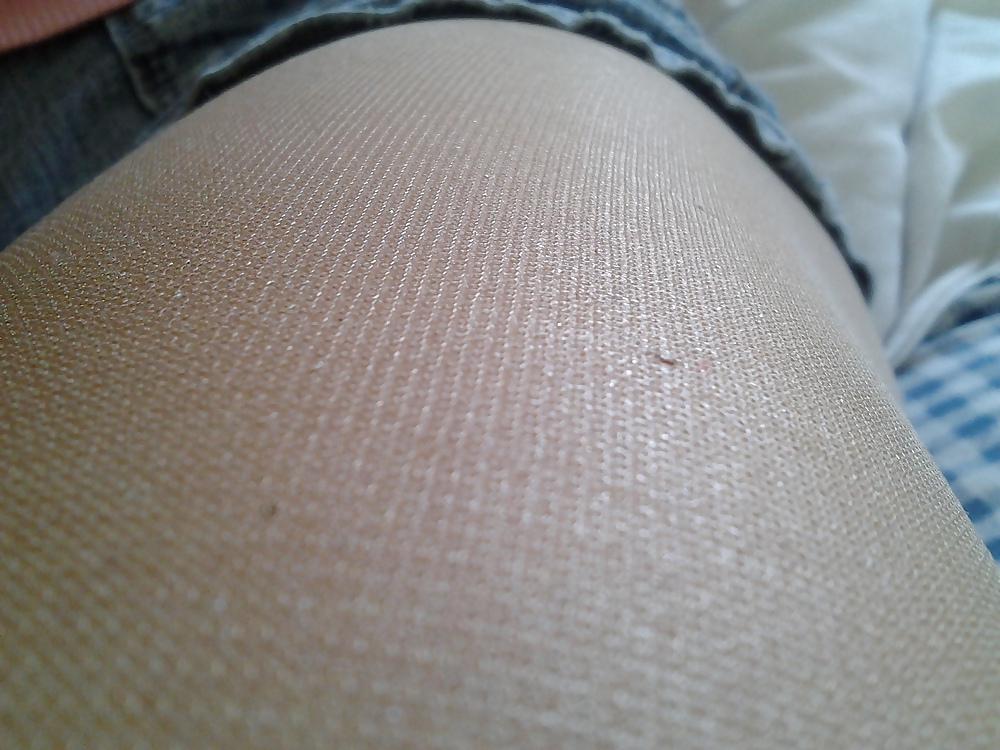 14P Suntan pantyhose feet