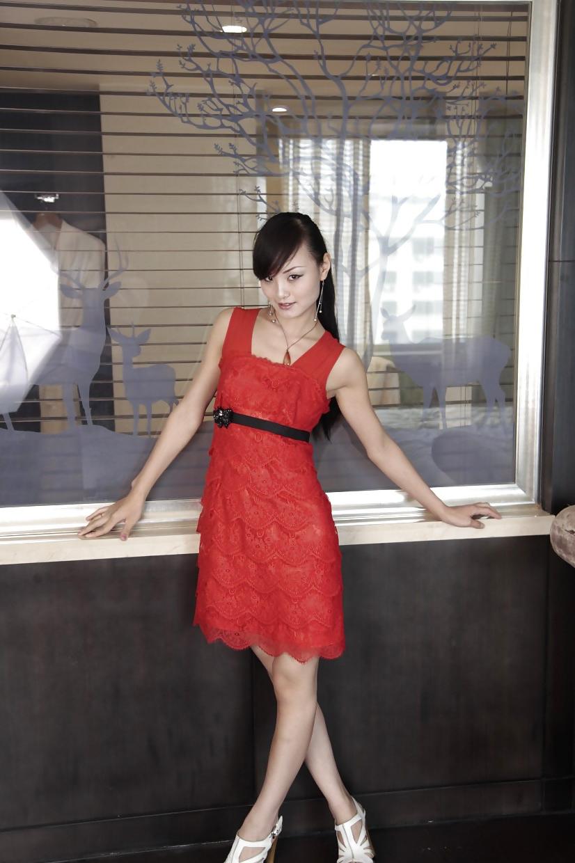 24P Two hot asia chicks play 