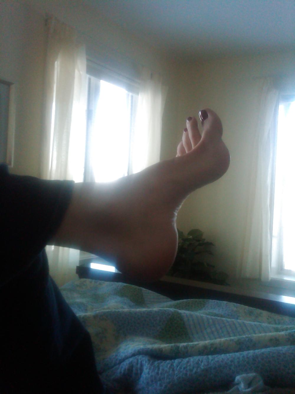 25P Feet, toes, heels, arches, asses, and more feet!