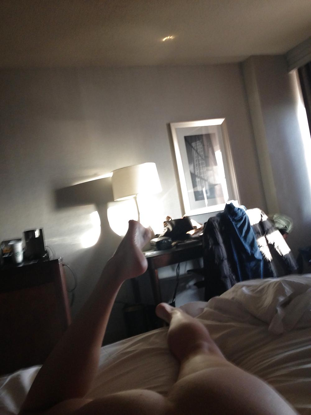 25P Feet, toes, heels, arches, asses, and more feet!