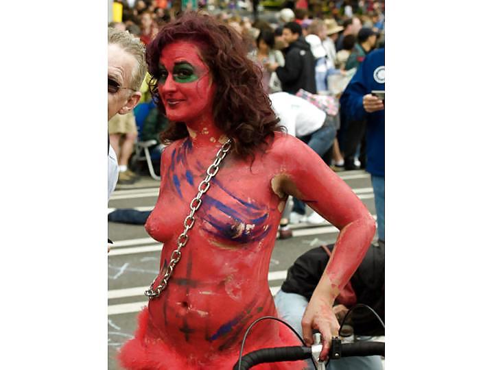25P Nude Painted Ladies in Public Fetish Gallery 5