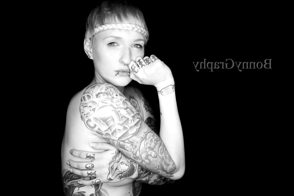 25P Tattoo models (female) 17.1