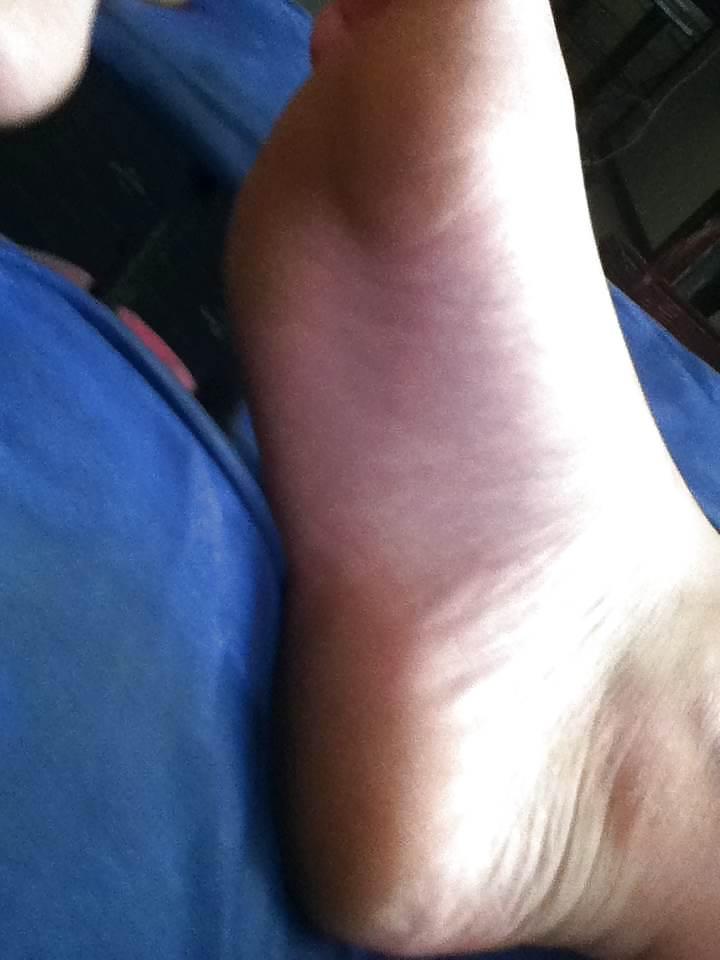 23P Young bitch on kik mmm