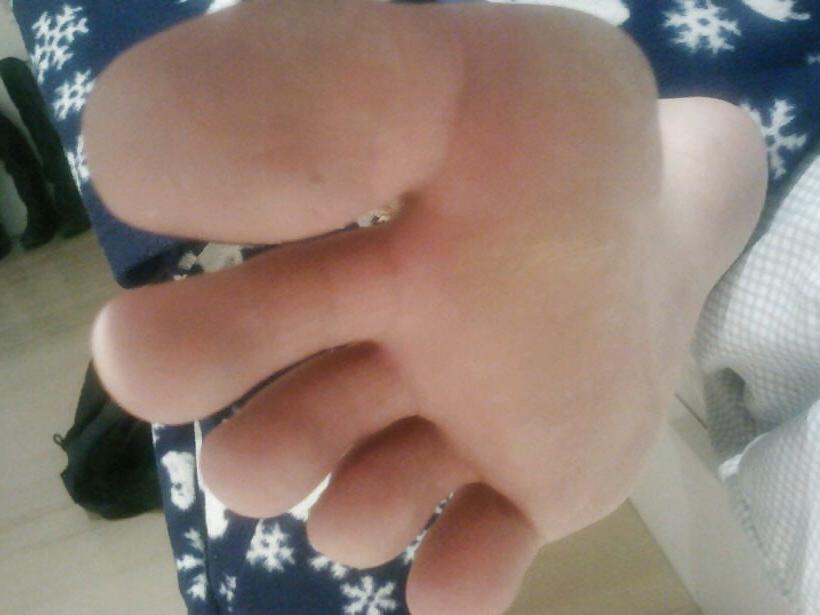 23P Young bitch on kik mmm