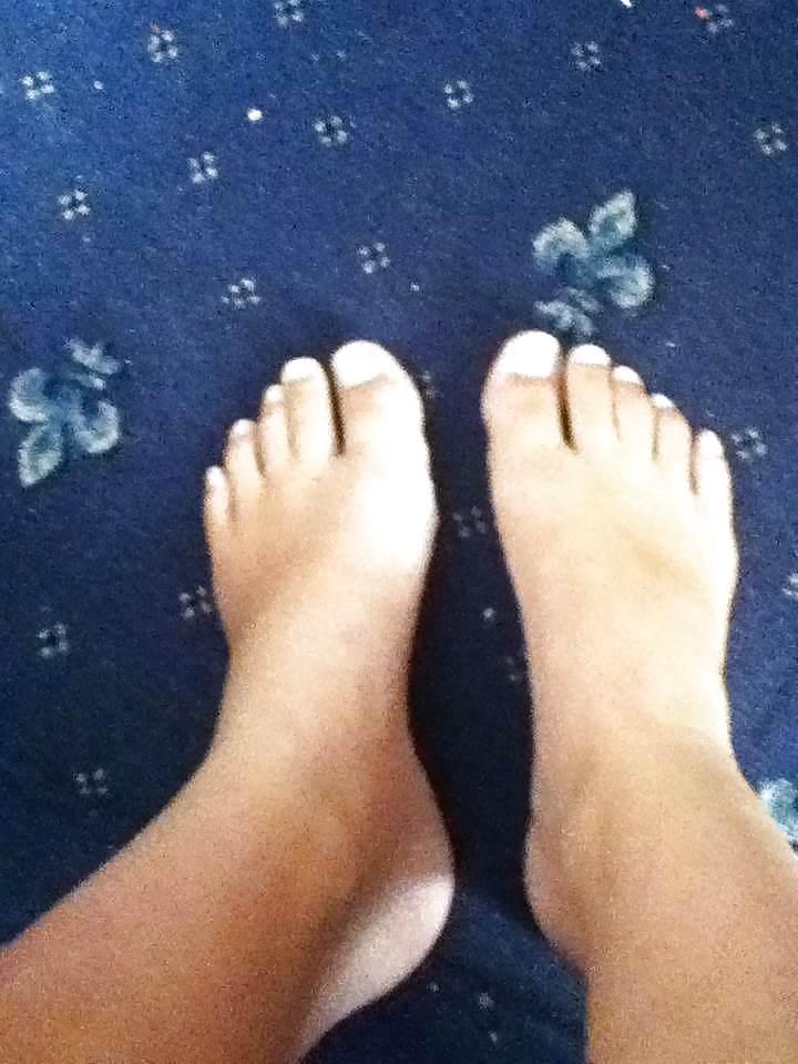 23P Young bitch on kik mmm