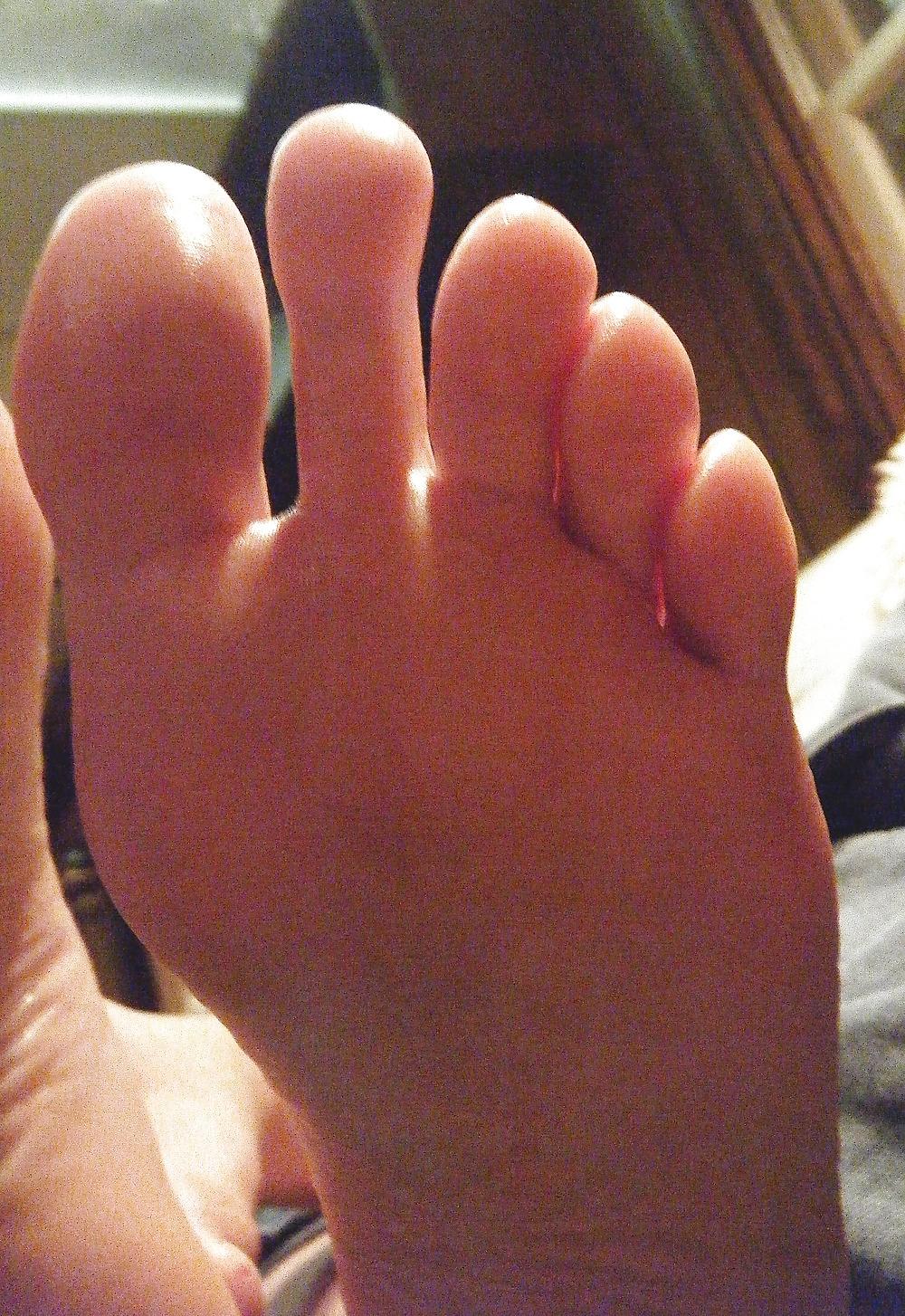 17P More candid shots of my wife's exquisite feet and toes