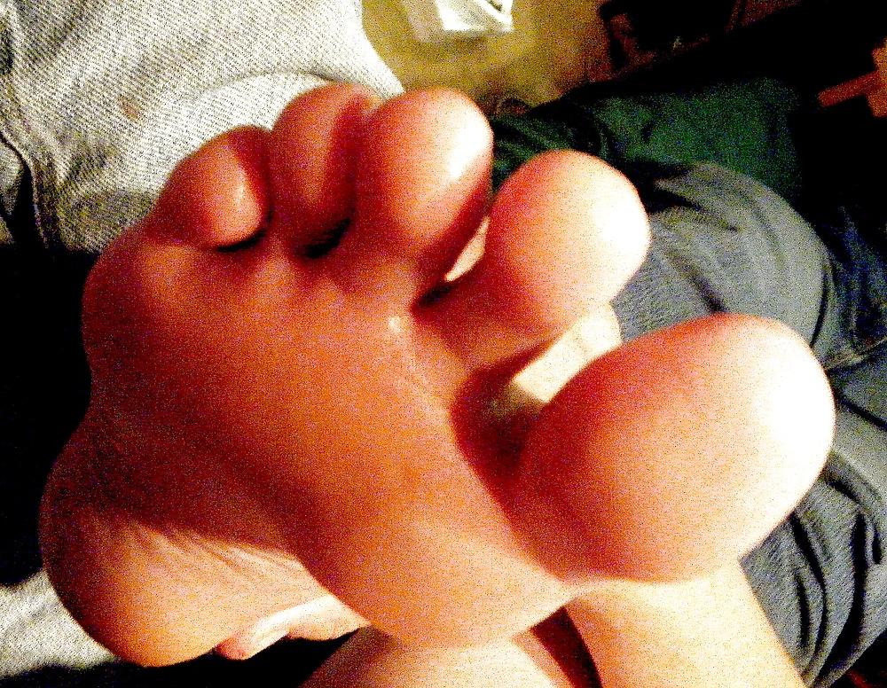 17P More candid shots of my wife's exquisite feet and toes