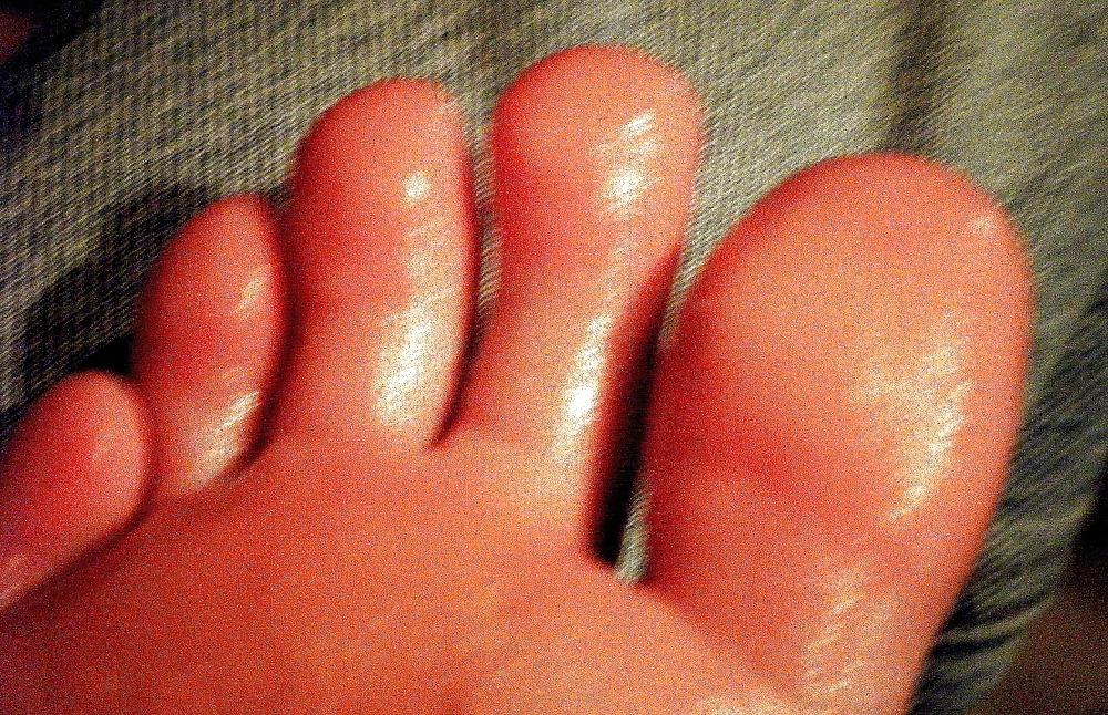 17P More candid shots of my wife's exquisite feet and toes