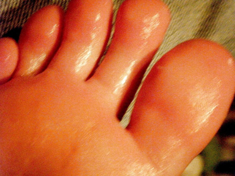 17P More candid shots of my wife's exquisite feet and toes
