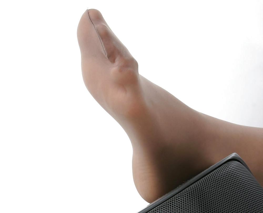 25P Nylon feet