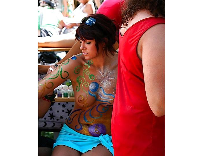 25P Nude Painted Ladies in Public Fetish Gallery 14