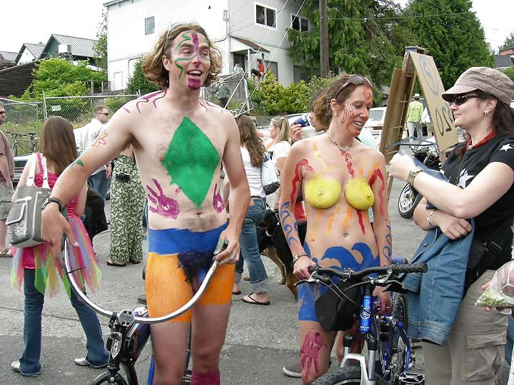 25P Nude Painted Ladies in Public Fetish Gallery 20