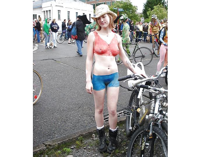 25P Nude Painted Ladies in Public Fetish Gallery 20