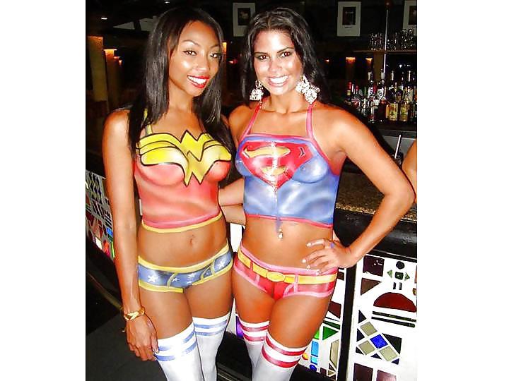 25P Nude Painted Ladies in Public Fetish Gallery 20