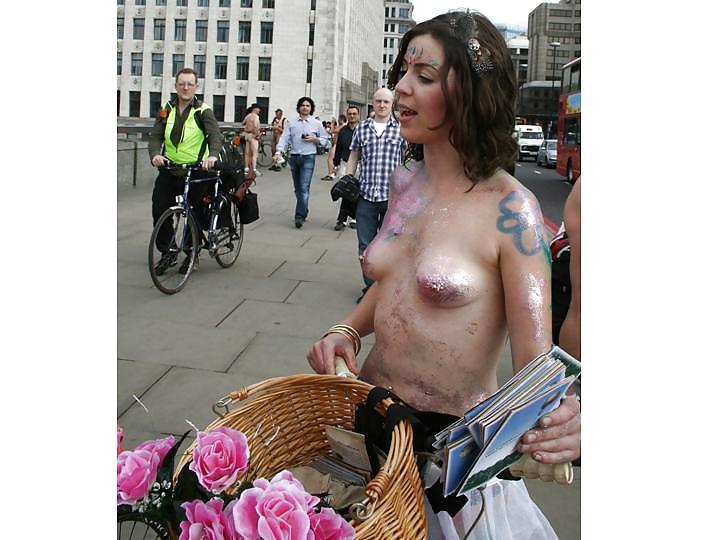 25P Nude Painted Ladies in Public Fetish Gallery 20