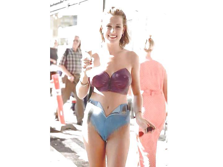 25P Nude Painted Ladies in Public Fetish Gallery 20