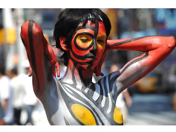 25P Nude Painted Ladies in Public Fetish Gallery 20