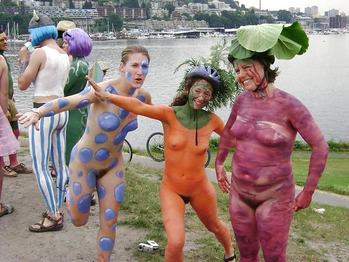 25P Nude Painted Ladies in Public Fetish Gallery 19
