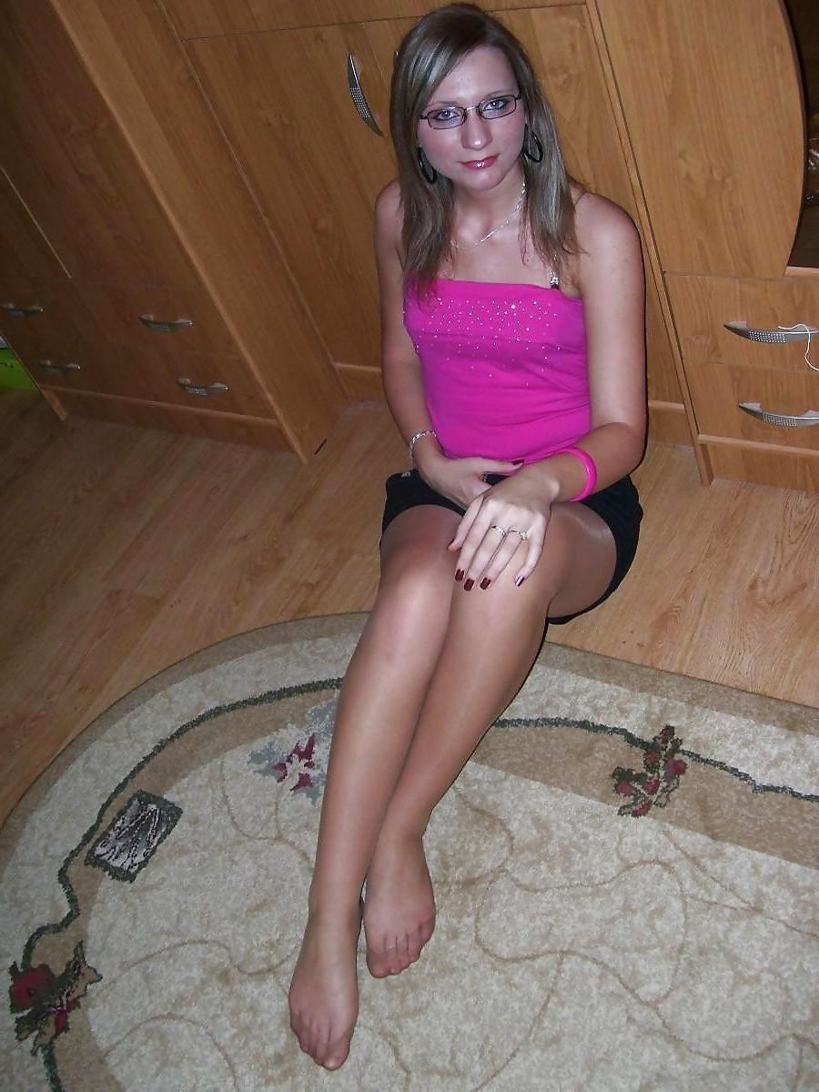 25P Candid Feet
