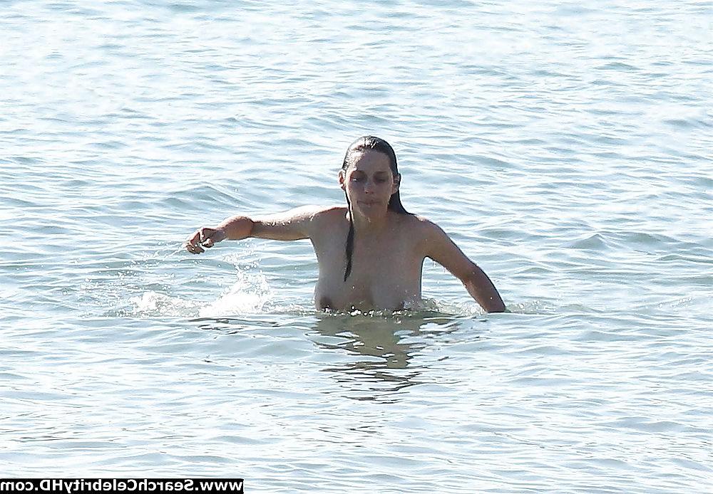 9P Marion Cotillard Topless on Rust and Bone Set