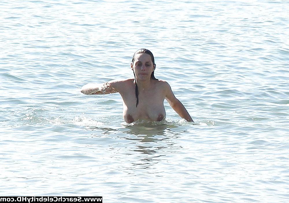 9P Marion Cotillard Topless on Rust and Bone Set