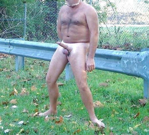 11P More fun jerking off in public