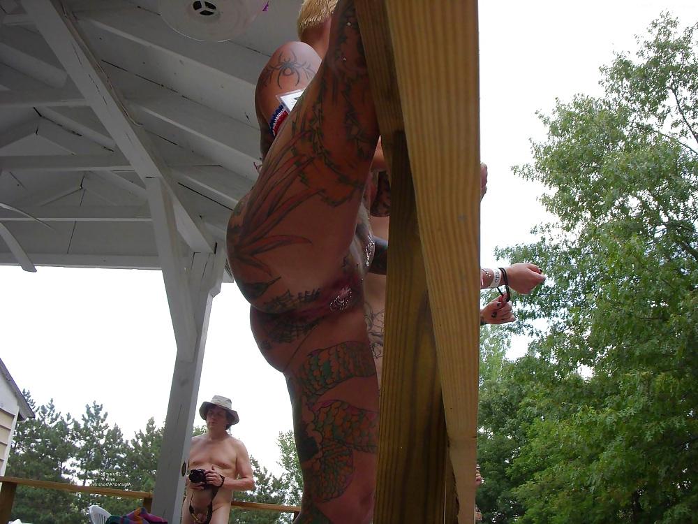 10P BIZARRE TATTOO queen flashing candid voyeur - and more