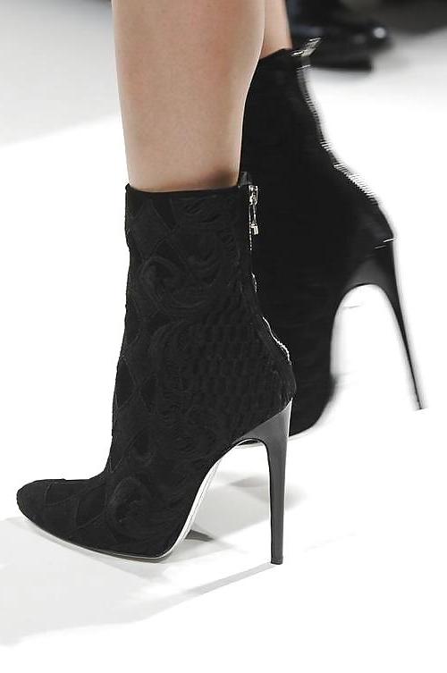 25P Feet and Heel Fetish 14