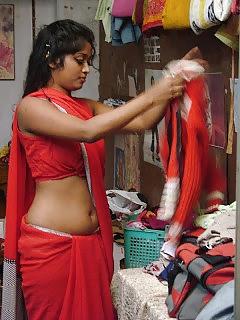 25P Cute Homely desi Indian Aunty: Exposed