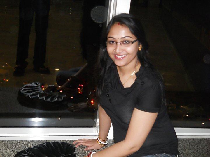 25P Cute Homely desi Indian Aunty: Exposed
