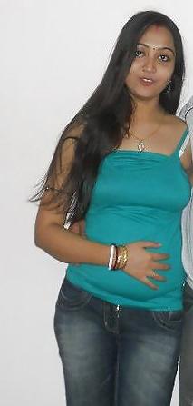25P Cute Homely desi Indian Aunty: Exposed