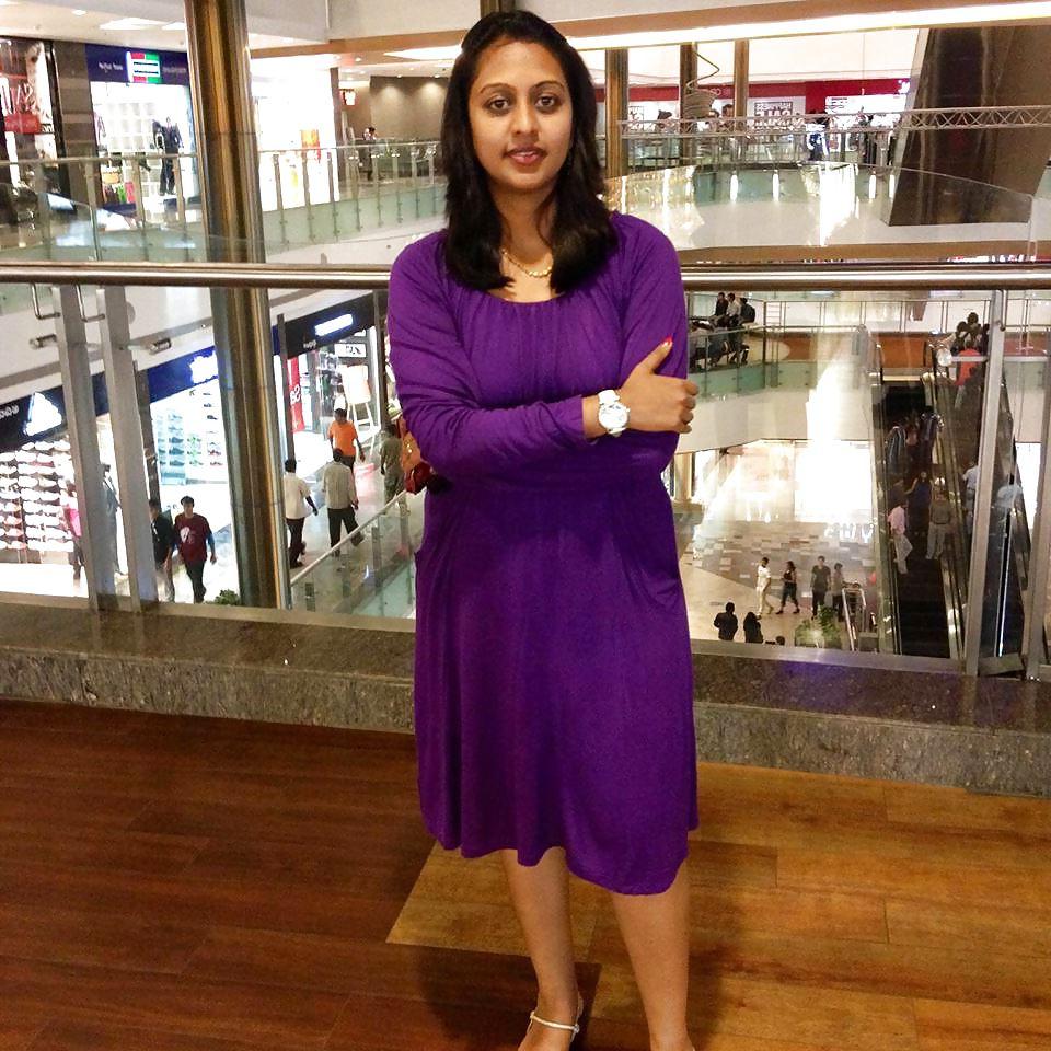 25P Cute Homely desi Indian Aunty: Exposed