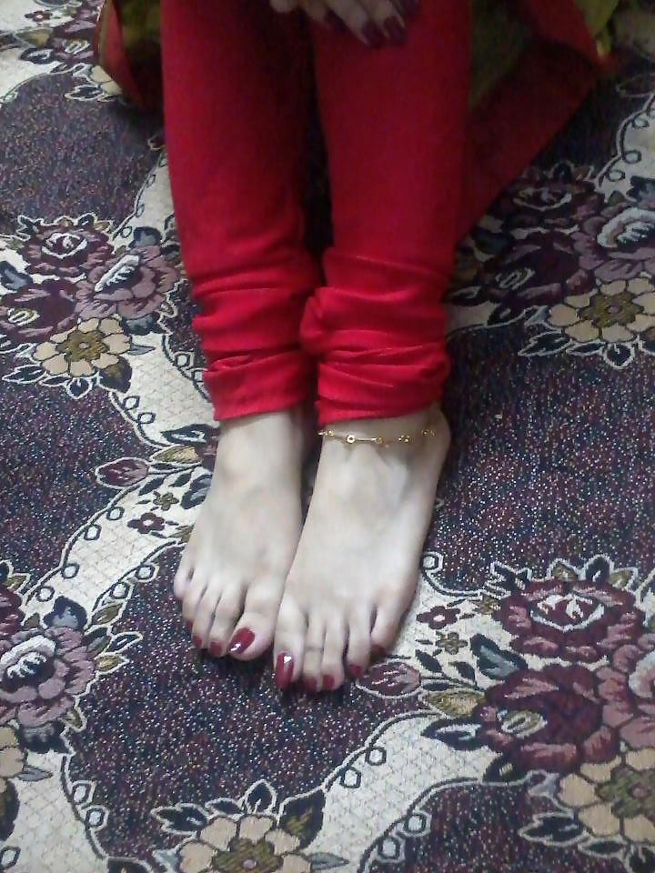 25P Contribution 3: indian feet hands painted nails henna tattoo